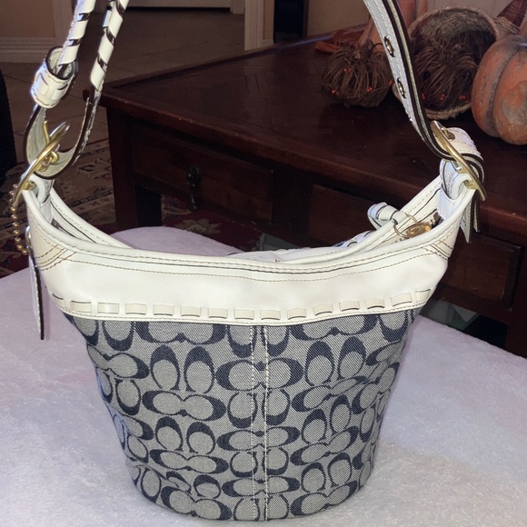 Coach Bleeker Signature C denim blue Shoulder Bag w/gold hardware year 2007 - Picture 2 of 15